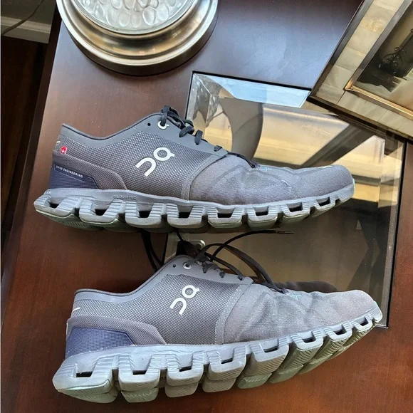 Good Used Condition- On Running Men's Gray Athletic Shoes - Picture 9 of 14